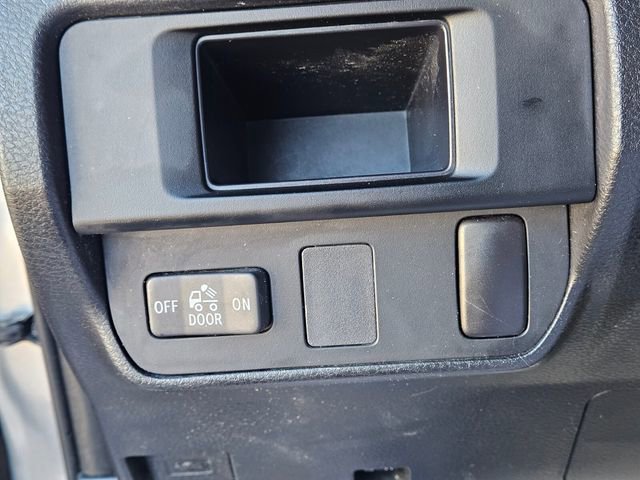 Used 2017 Toyota Tacoma SR5 w/ SR5 Appearance Package (SM) image 25