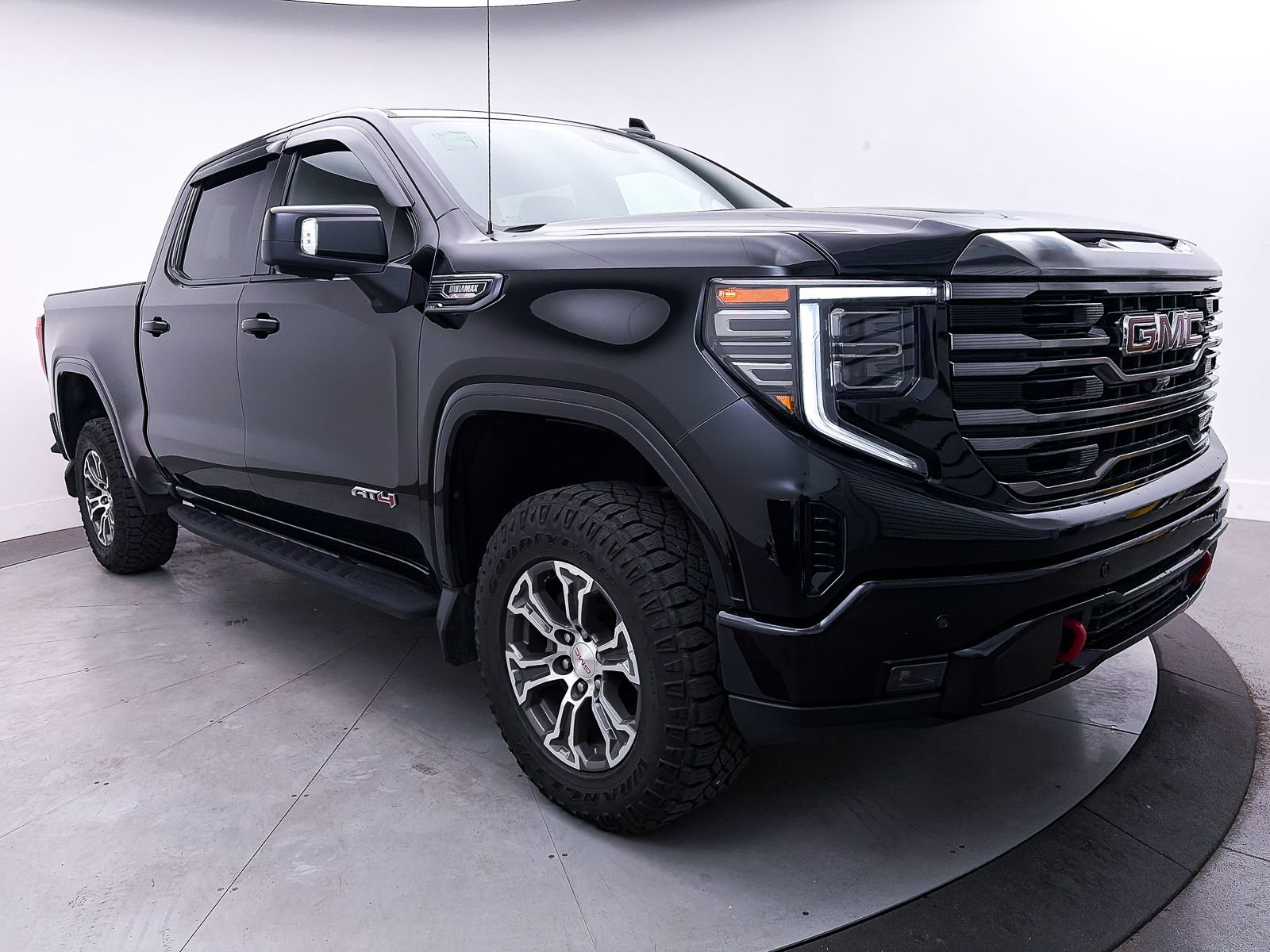 Used 2022 GMC Sierra 1500 AT4 w/ AT4 Premium Package AWD/4WD image 12