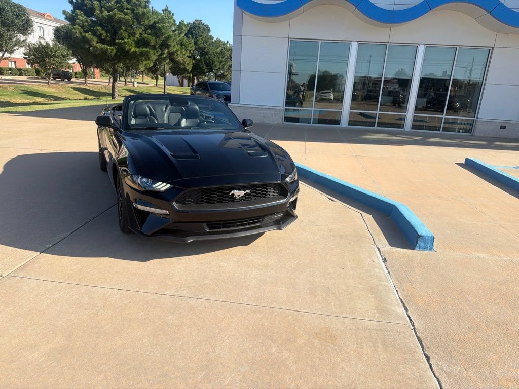 Used 2022 Ford Mustang Premium RWD image 4