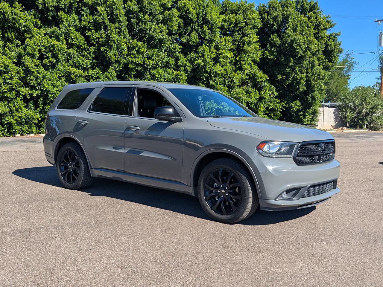 Used 2020 Dodge Durango SXT image 1