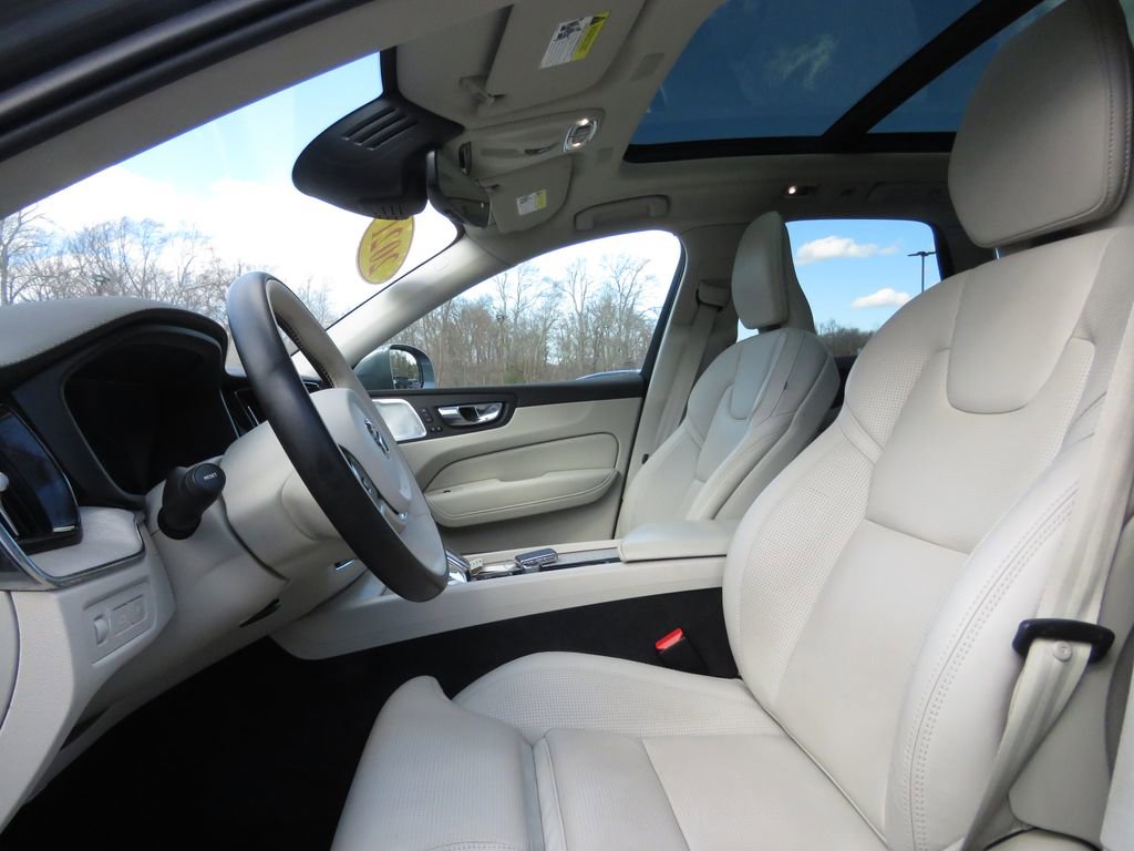 Used 2021 Volvo XC60 T8 Inscription w/ Advanced Package AWD/4WD image 10