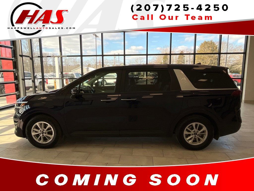 Used 2022 Kia Carnival LX image 2