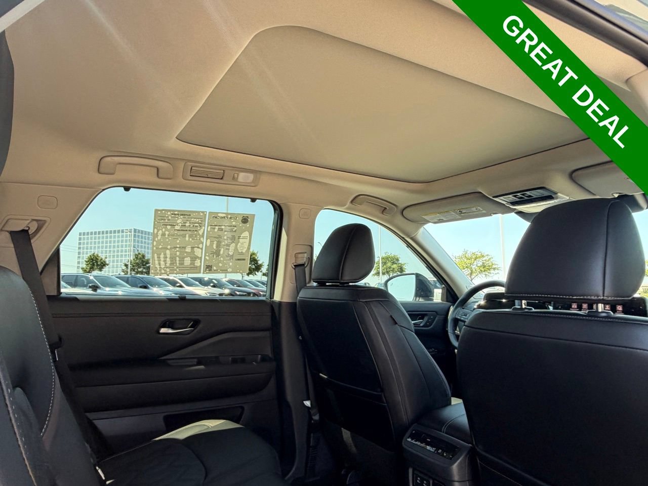 Used 2026 Nissan Pathfinder Platinum w/ Cargo Package FWD image 32