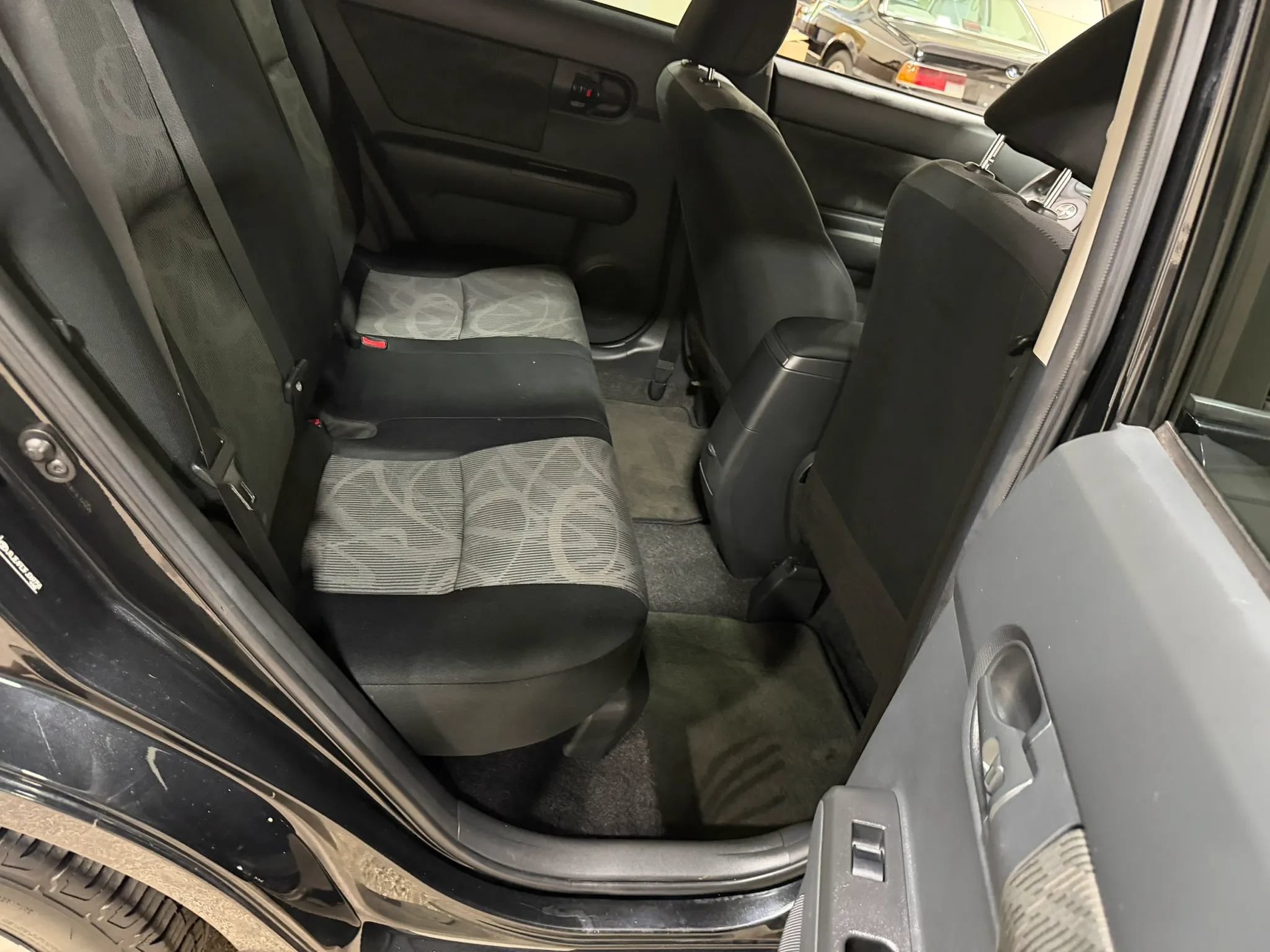 Used 2015 Scion xB FWD image 34
