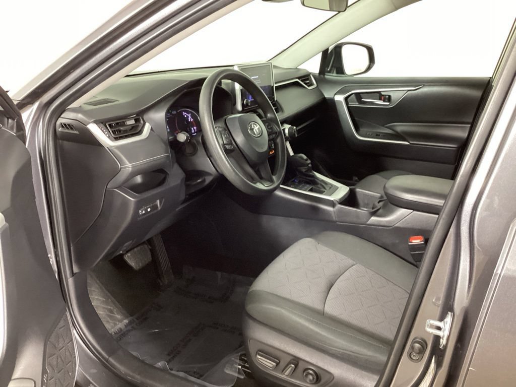 Used 2024 Toyota RAV4 XLE AWD/4WD image 29