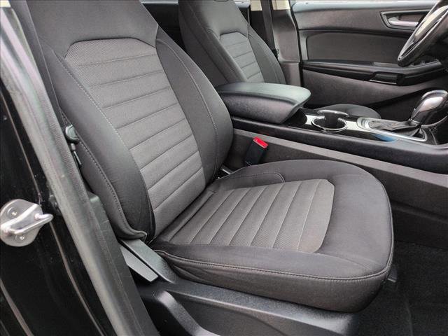 Used 2017 Ford Edge SE image 20