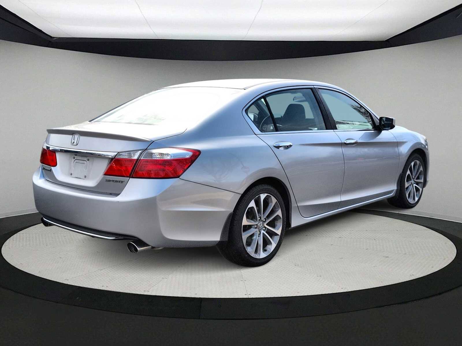 Used 2014 Honda Accord Sport image 8