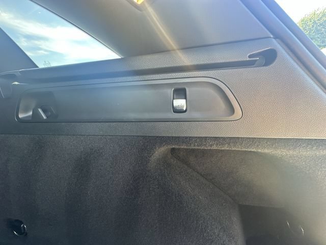 Used 2022 Mercedes-Benz GLC 300 4MATIC image 44