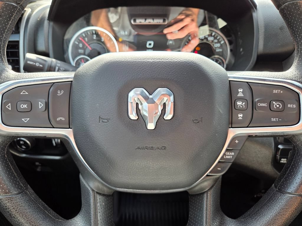 Used 2025 RAM 1500 Warlock AWD/4WD image 32