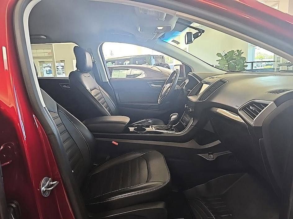 Used 2017 Ford Edge SEL w/ Equipment Group 201A AWD/4WD image 36