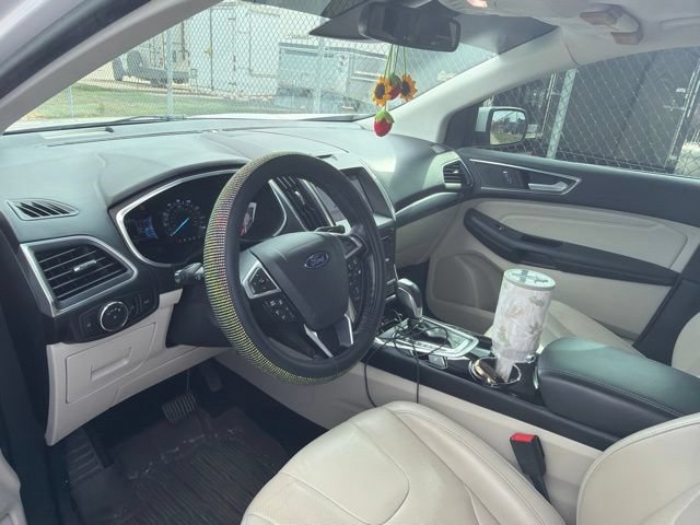 Used 2017 Ford Edge Titanium w/ Equipment Group 302A FWD image 6