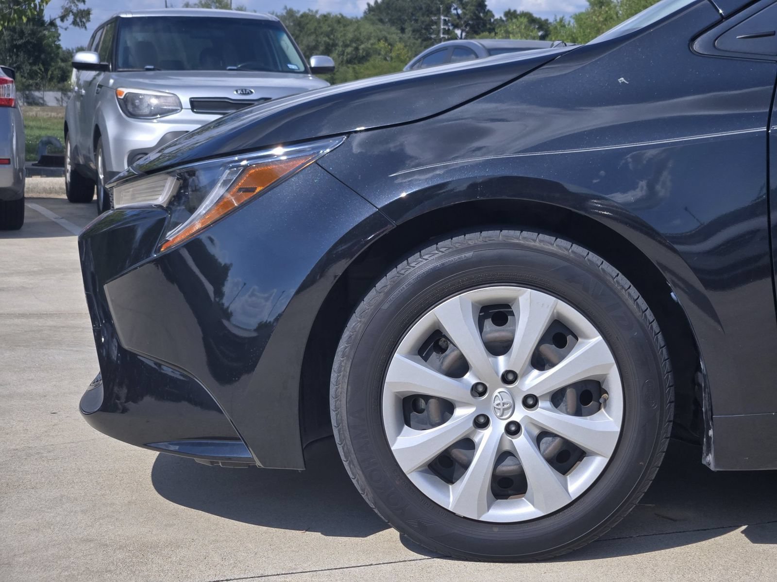 Used 2022 Toyota Corolla LE FWD image 9