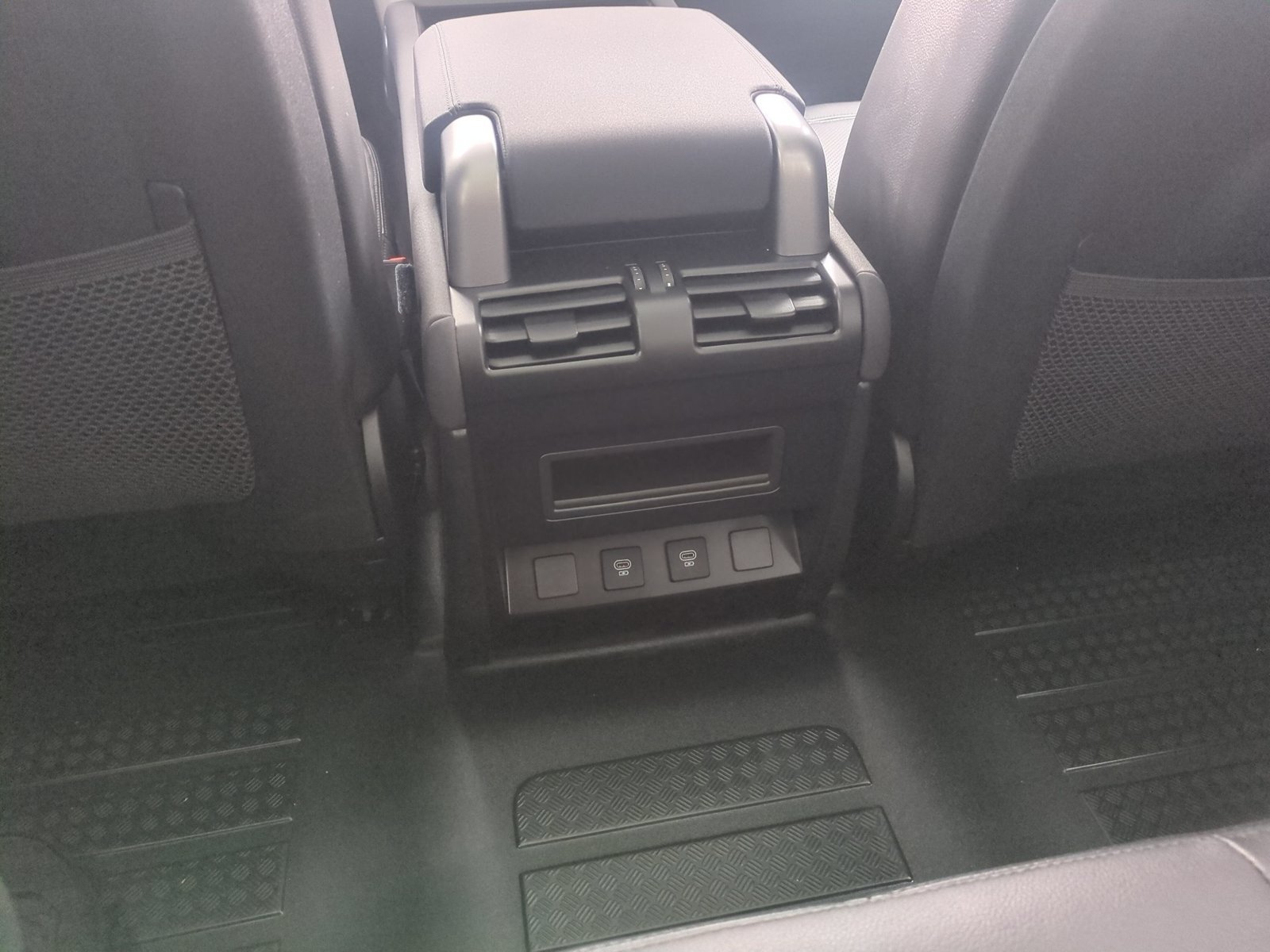Used 2023 Land Rover Defender 90 S AWD/4WD image 19