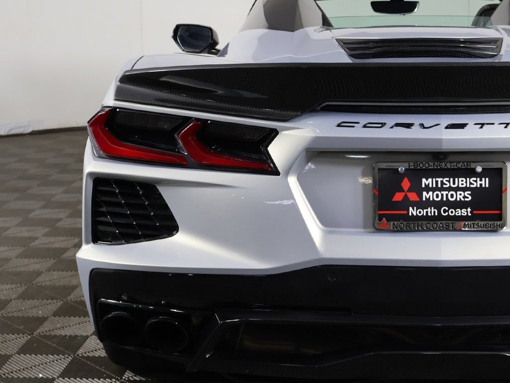 Used 2021 Chevrolet Corvette Stingray Premium Conv w/ Z51 Performance Package RWD image 18