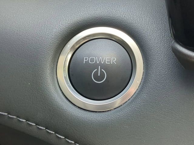 Certified 2025 Toyota Highlander XLE image 28