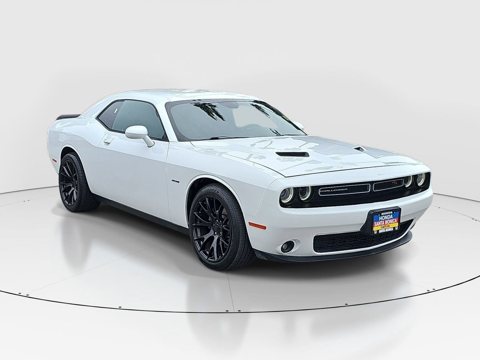 Used 2017 Dodge Challenger R/T RWD image 3