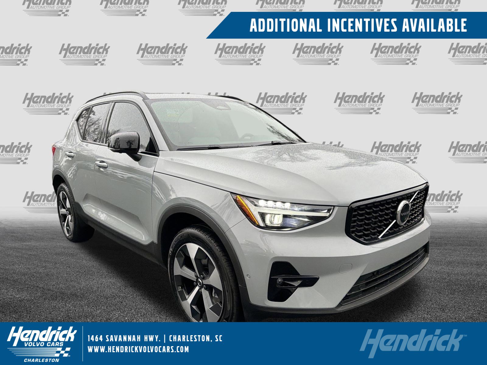 New 2026 Volvo XC40 B4 Plus w/ Protection Package Premier