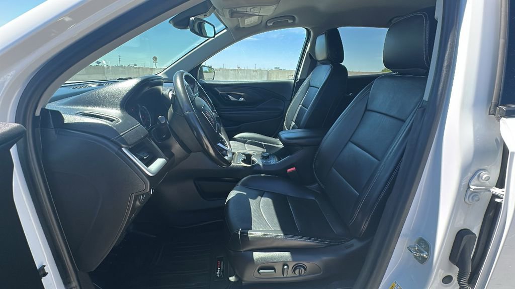 Used 2022 GMC Terrain SLT image 4