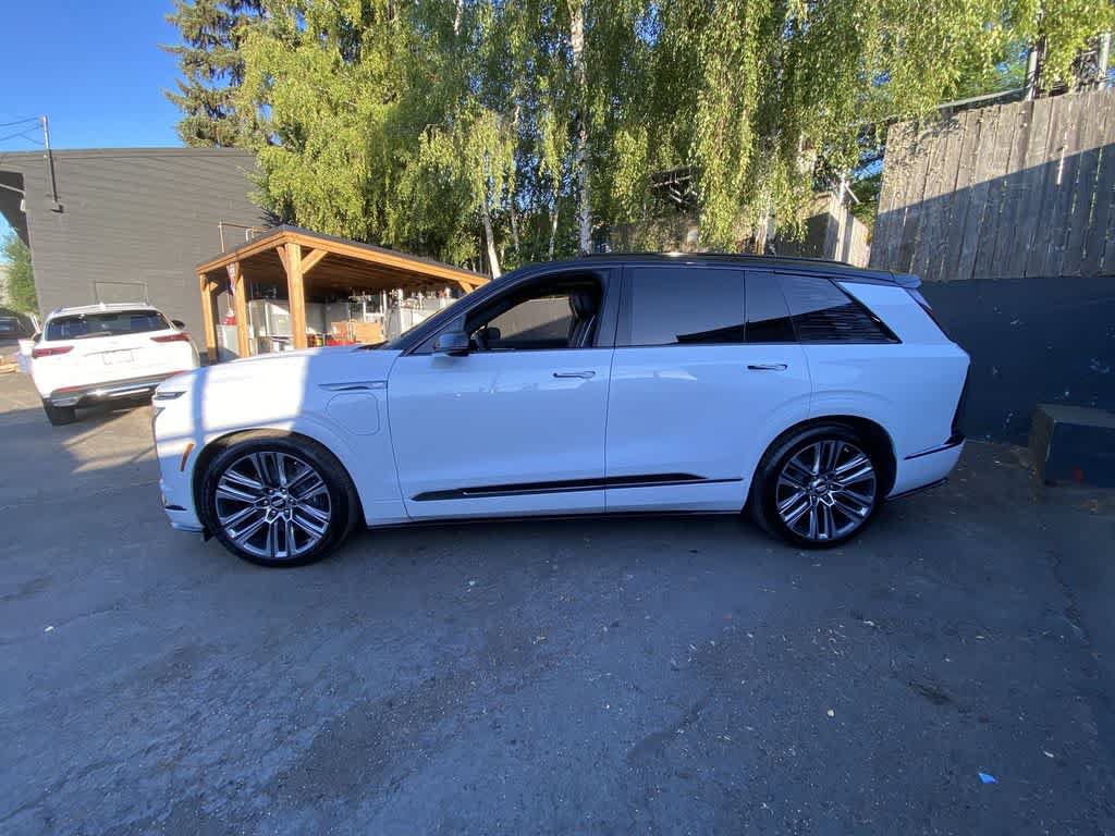 Certified 2026 Cadillac Vistiq Premium Luxury w/ LPO, Floor Liner Package AWD/4WD image 3
