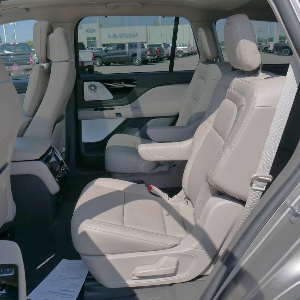 Used 2021 Lincoln Aviator Reserve w/ Equipment Group 202A AWD/4WD image 25