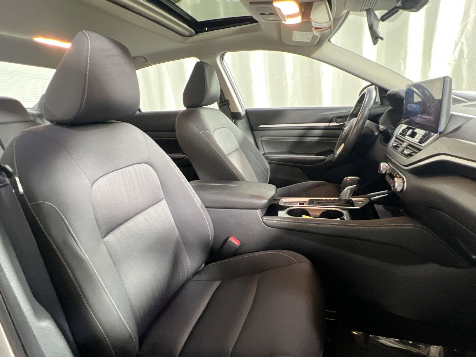 Used 2023 Nissan Altima 2.5 SV w/ SV Premium Package image 22