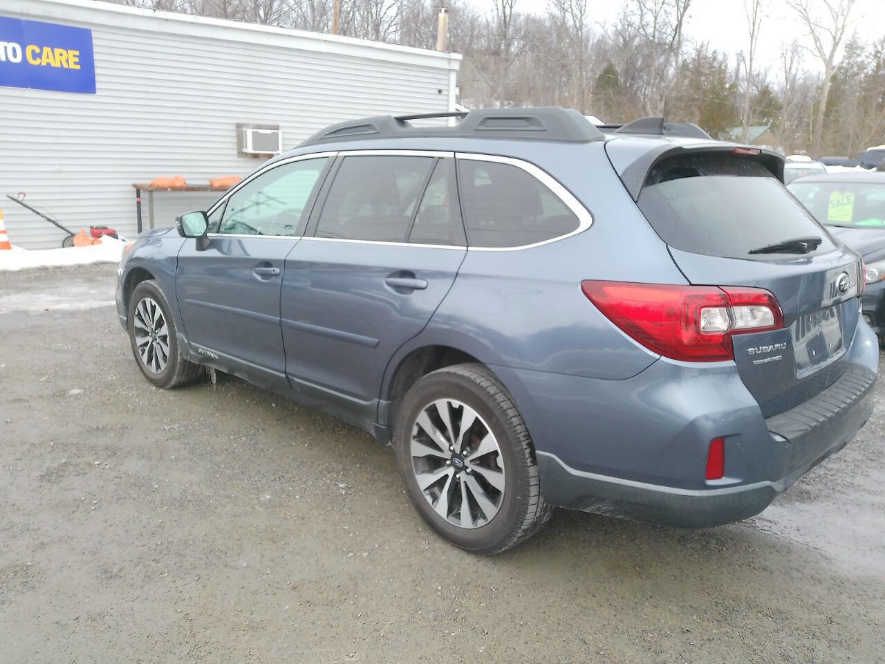 Used 2016 Subaru Outback 2.5i Limited image 11