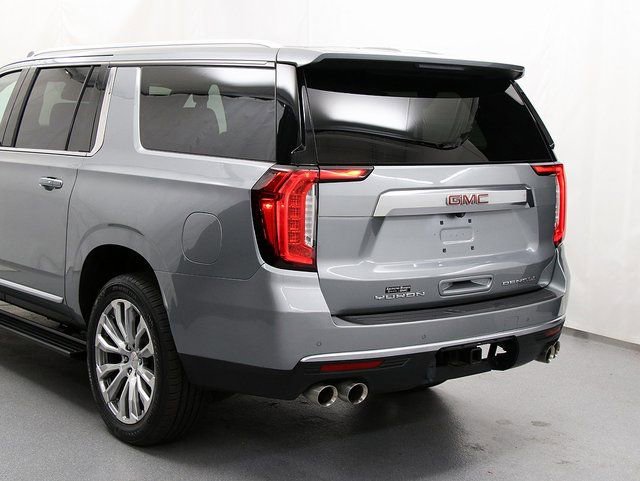 Used 2023 GMC Yukon XL Denali image 7