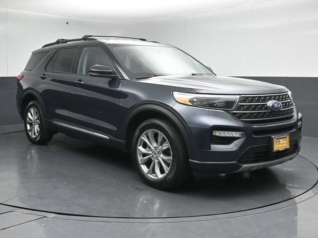 Certified 2024 Ford Explorer XLT w/ Equipment Group 202A AWD/4WD image 1