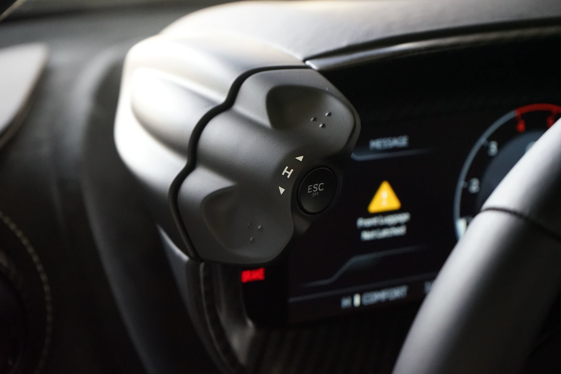 Used 2024 McLaren 750S RWD image 31