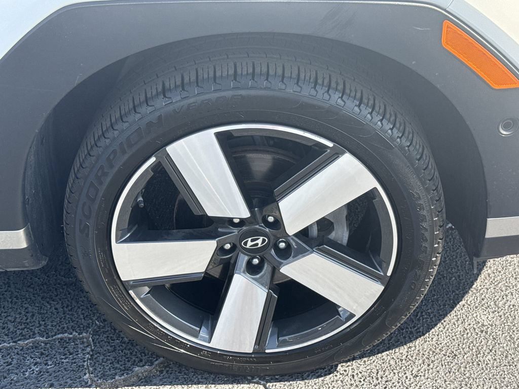 Used 2024 Hyundai Santa Fe Limited AWD/4WD image 12
