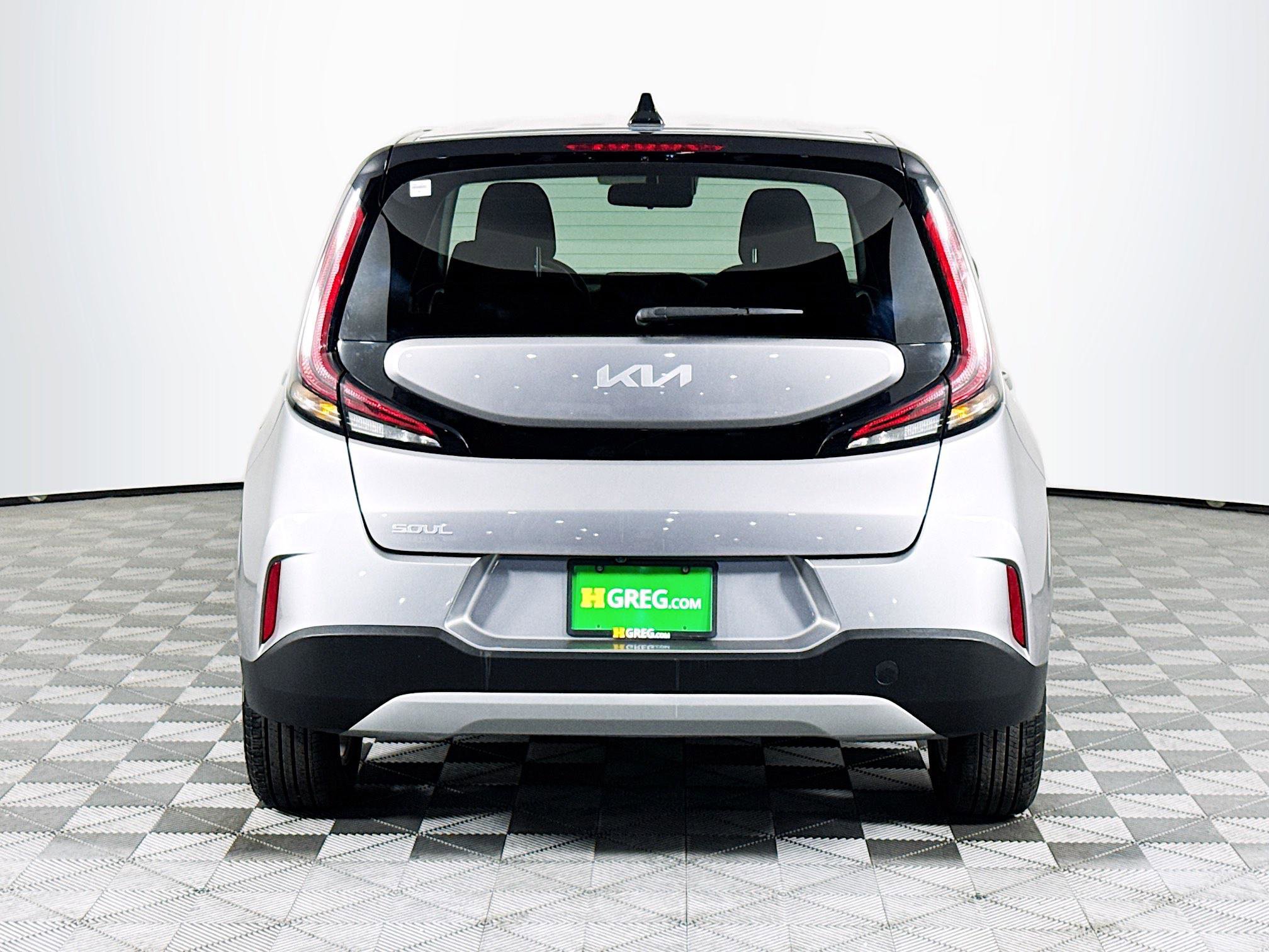 Used 2023 Kia Soul LX w/ LX Technology Package FWD image 8