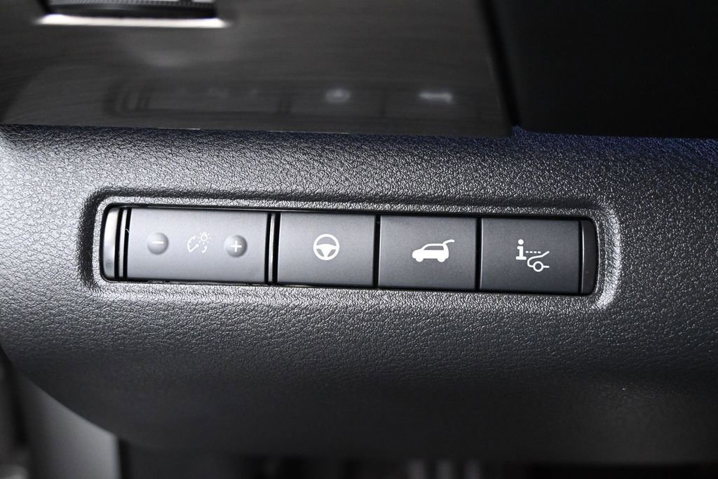 Used 2024 Nissan Pathfinder Platinum w/ Cargo Package AWD/4WD image 24