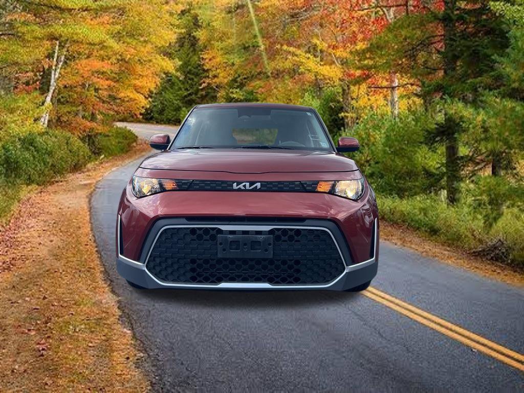 Used 2023 Kia Soul LX FWD image 4