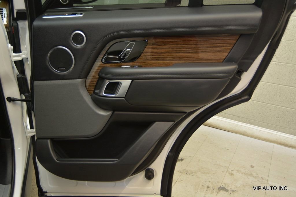 Used 2018 Land Rover Range Rover HSE image 10