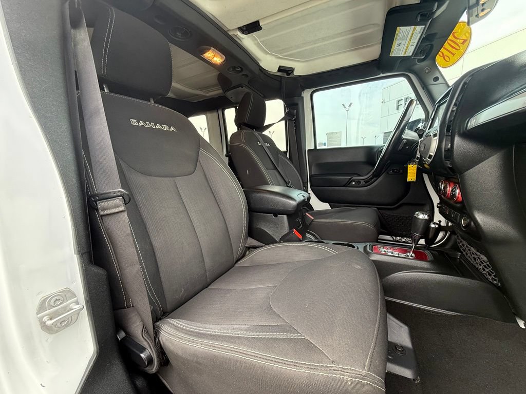 Used 2018 Jeep Wrangler Unlimited Sahara AWD/4WD image 15