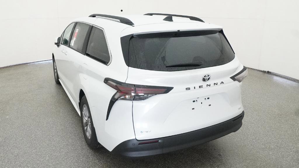 New 2026 Toyota Sienna XLE FWD image 22