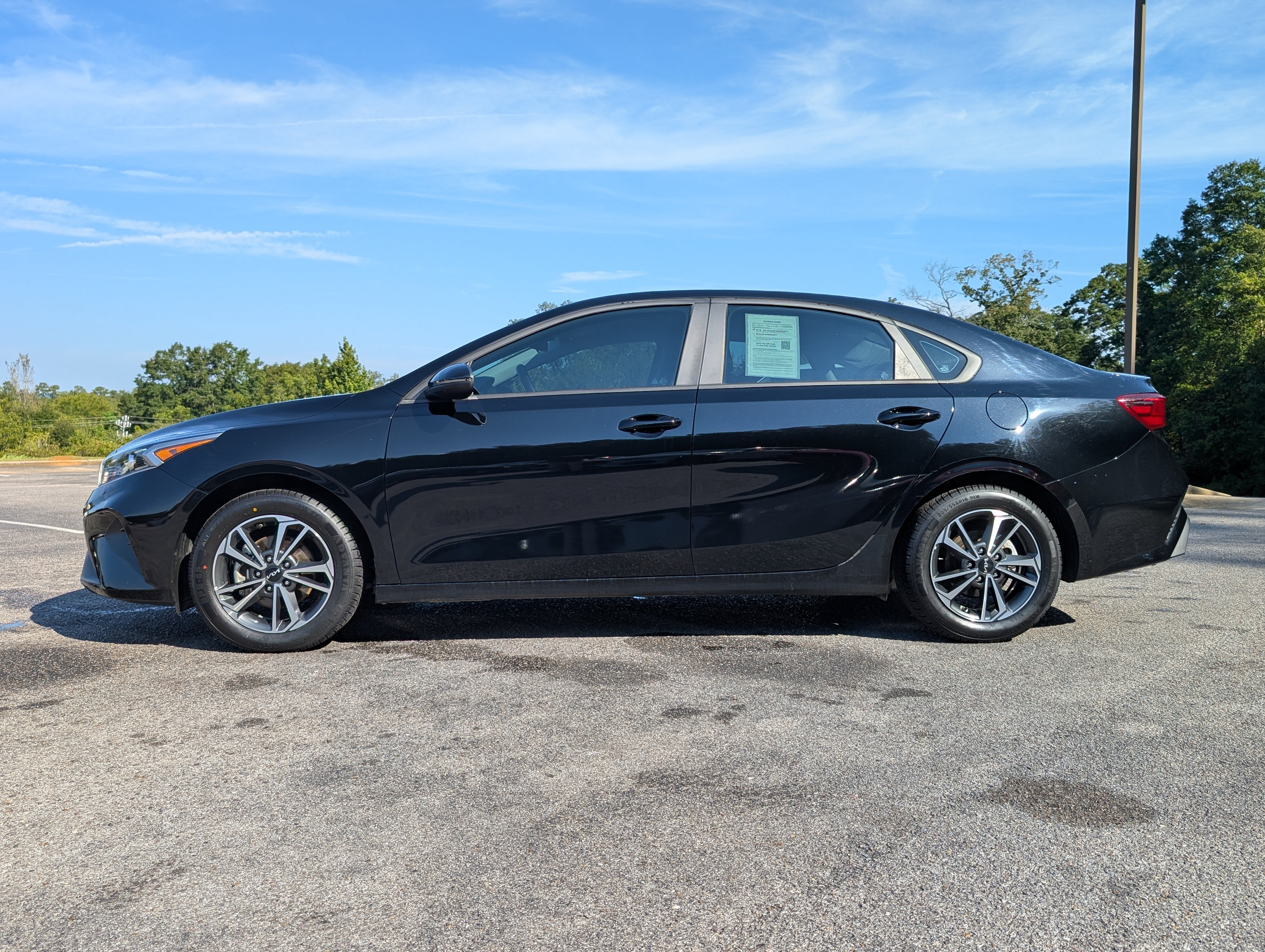 Used 2024 Kia Forte LXS w/ LXS Technology Package FWD image 6