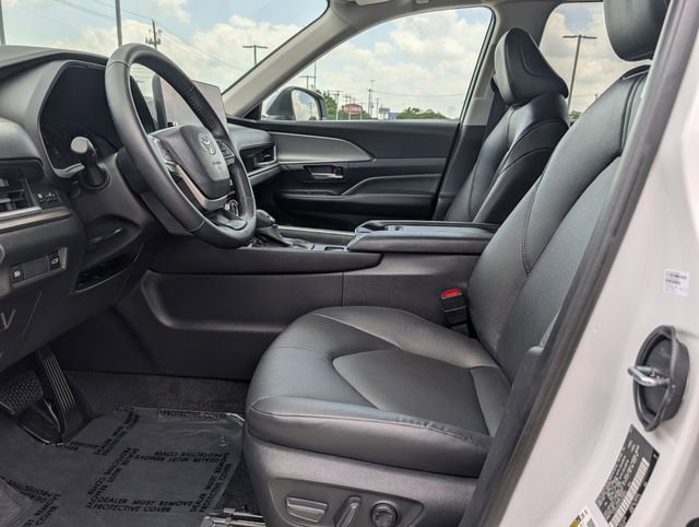 Used 2025 Toyota Grand Highlander FWD image 26