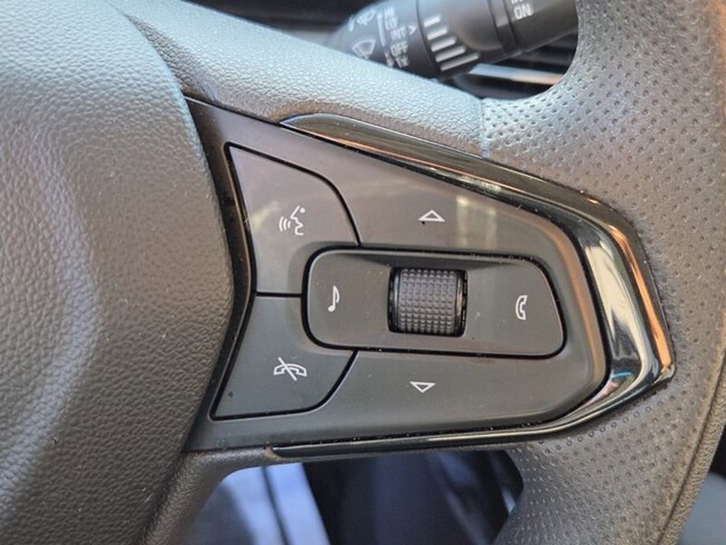 Used 2025 Chevrolet Trax LT image 23