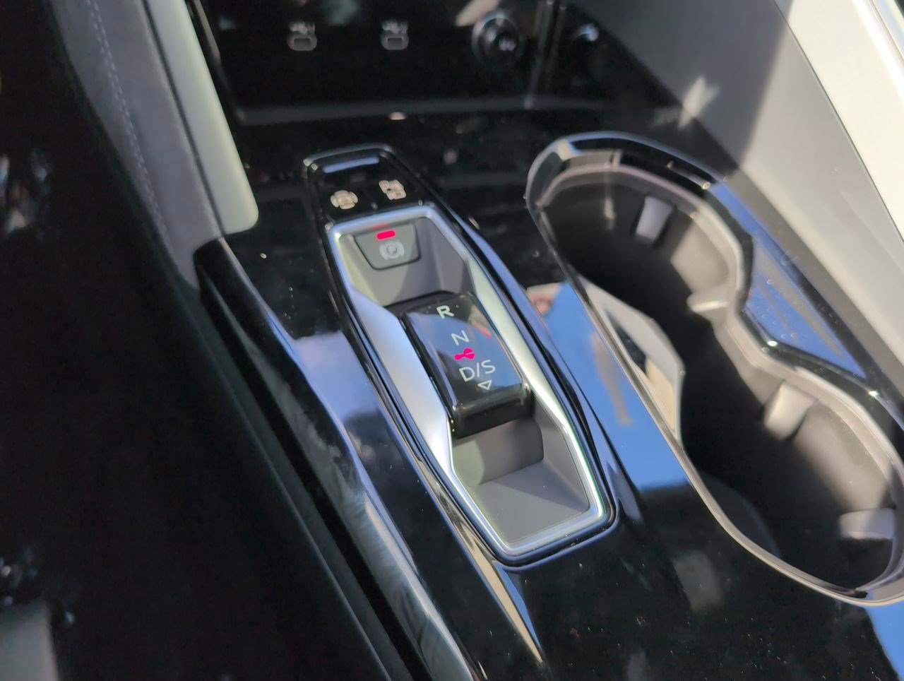 New 2025 Audi SQ5 Premium Plus image 16