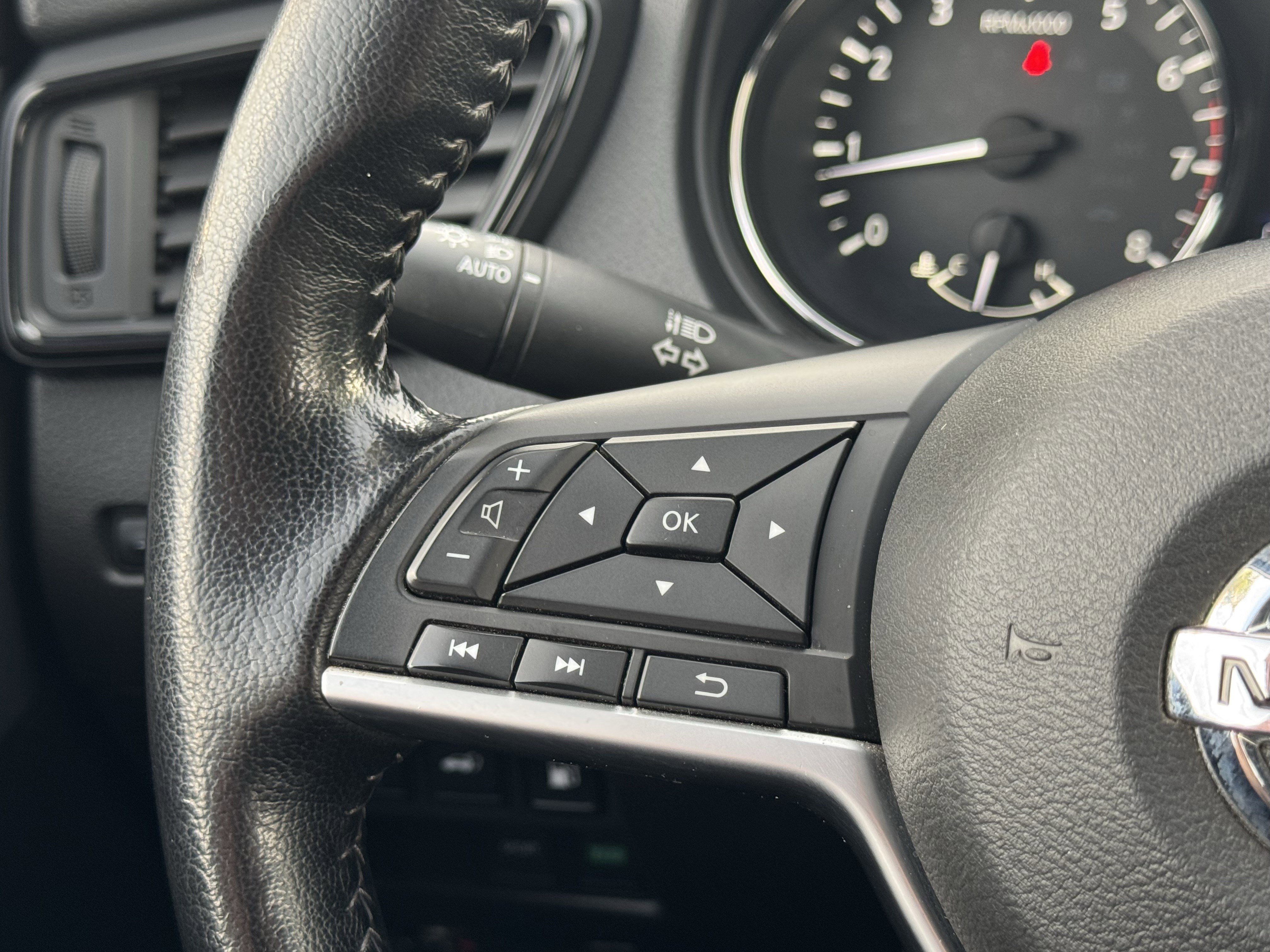 Used 2020 Nissan Rogue SV image 21