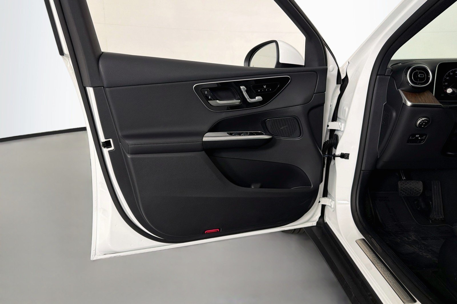 Certified 2026 Mercedes-Benz GLC 300 image 22