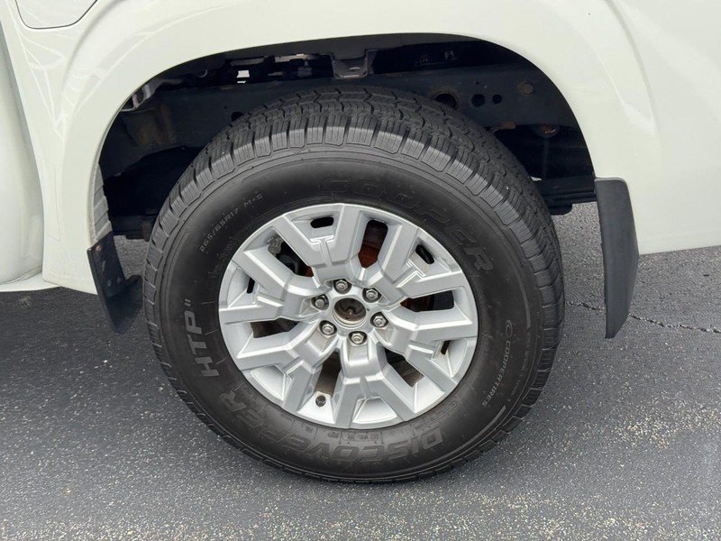 Used 2022 Nissan Frontier SV AWD/4WD image 7