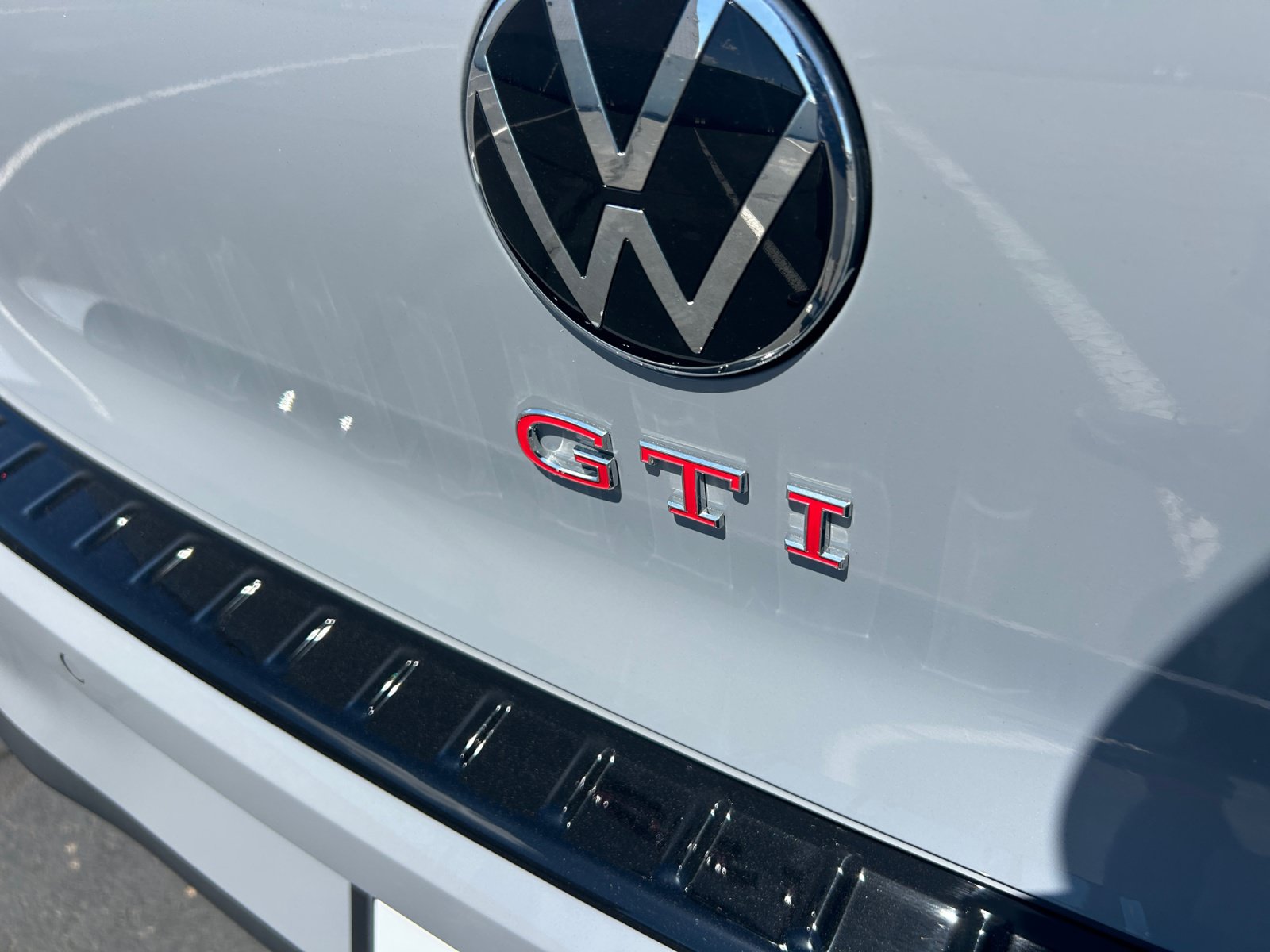 New 2026 Volkswagen Golf SE FWD image 23