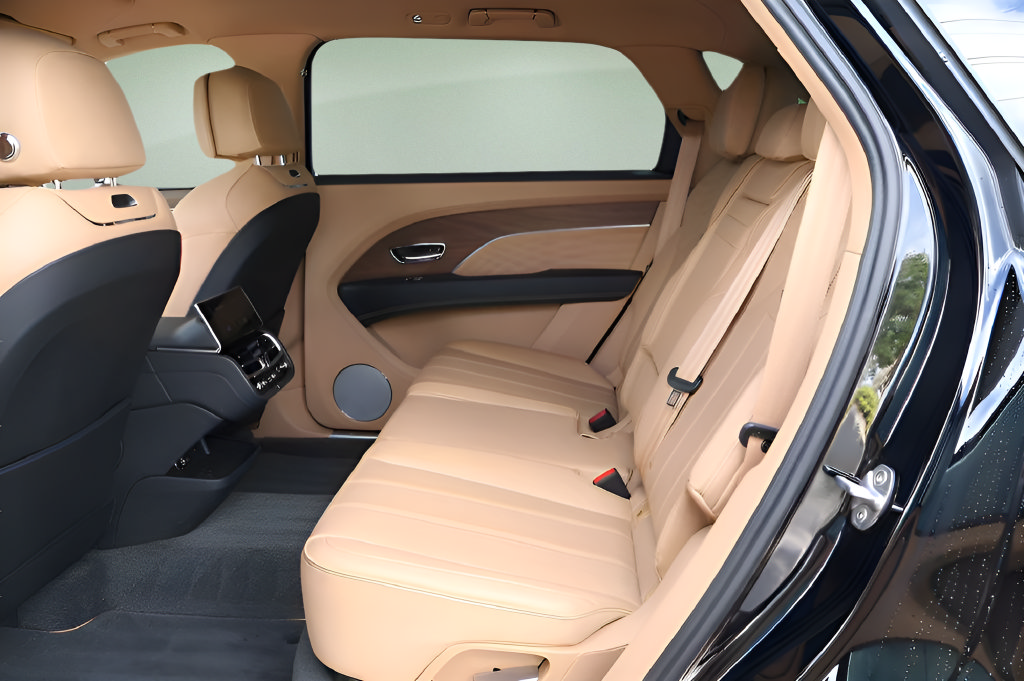 Used 2024 Bentley Bentayga Extended Wheelbase AWD/4WD image 15