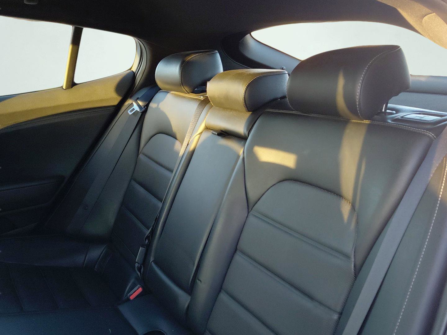 Used 2018 Kia Stinger GT2 image 36