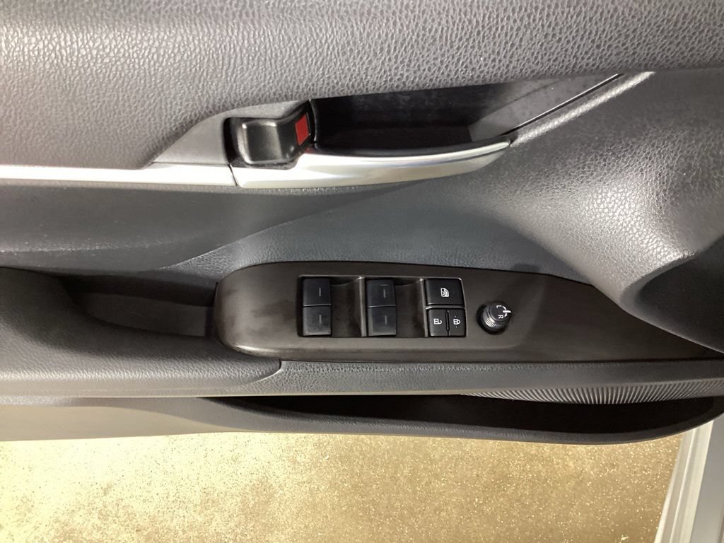 Used 2024 Toyota Camry SE FWD image 11