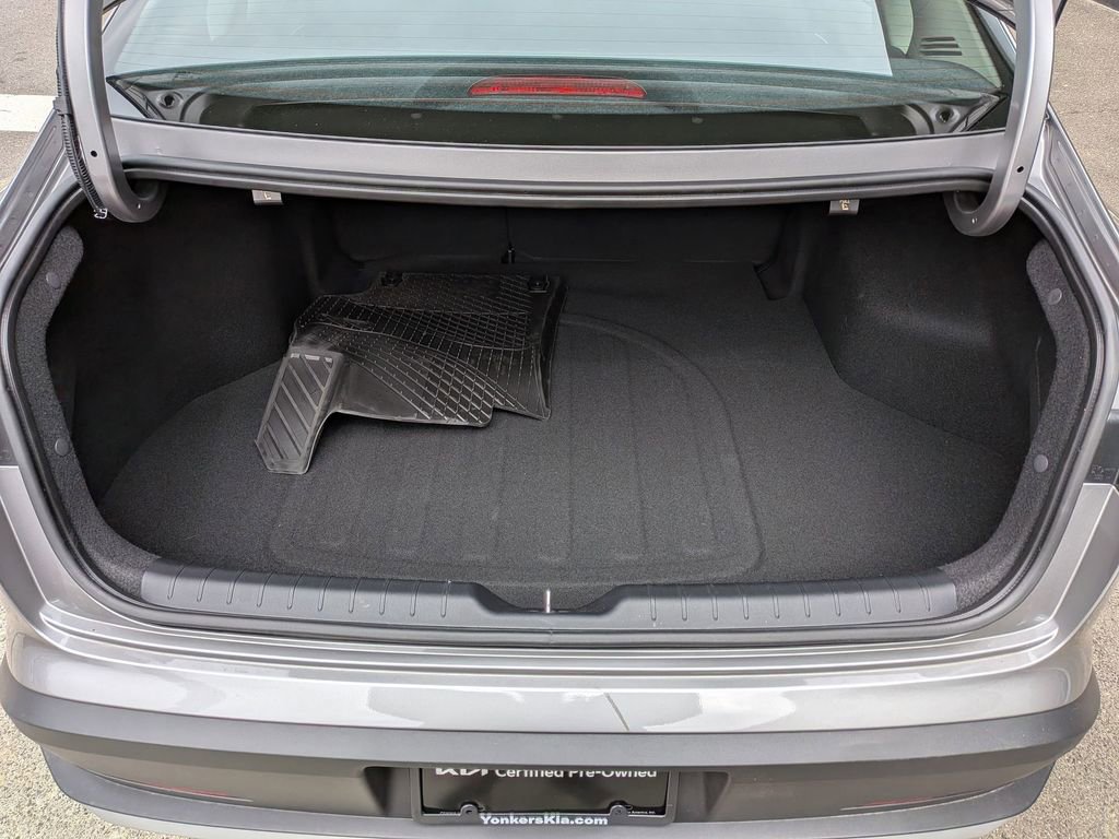Certified 2025 Kia K4 LXS image 8