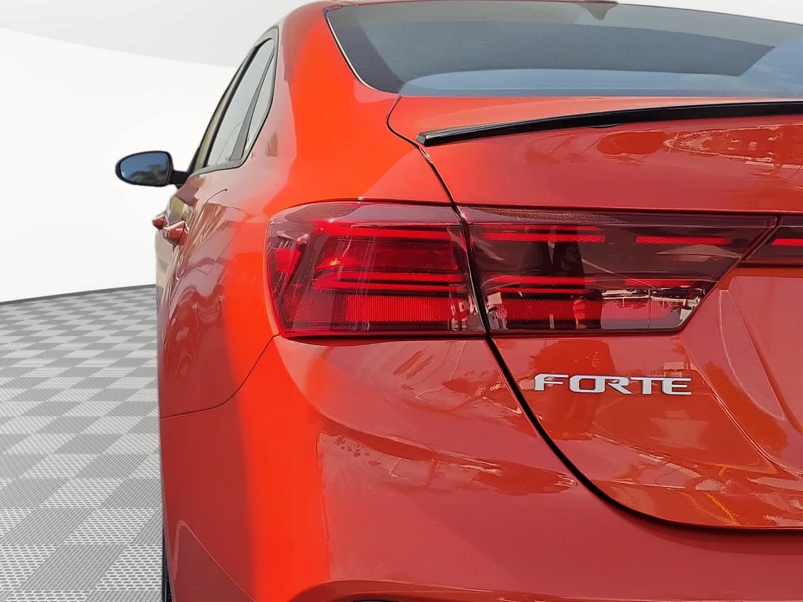 Used 2022 Kia Forte GT-Line w/ GT-Line Premium Package FWD image 11