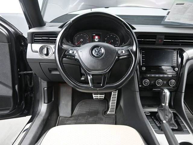 Used 2021 Volkswagen Passat 2.0T R-Line image 27